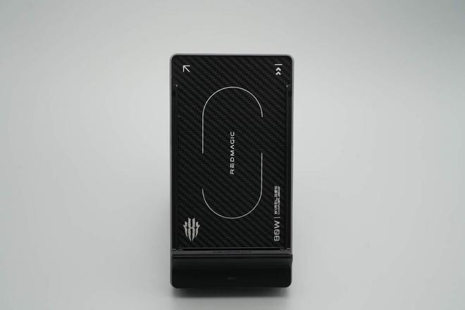 80W风冷无线充电座拆解内置风扇快充不发烫红魔(图1)