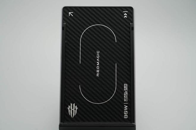 80W风冷无线充电座拆解内置风扇快充不发烫红魔(图8)